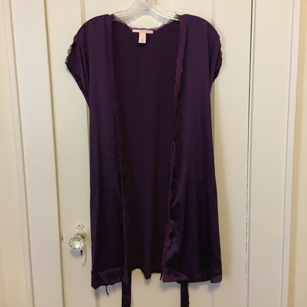 VS Purple Short Kimono Robe w/lace trim - Small